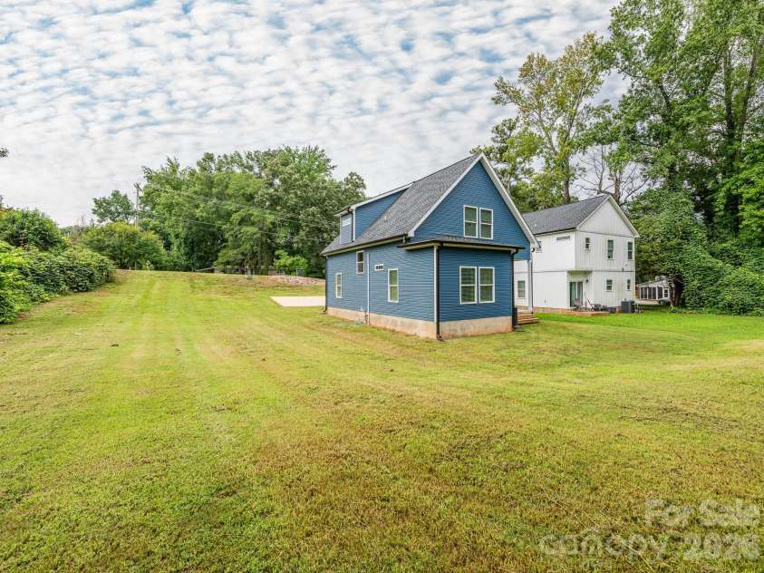 1646 Main Street, Rock Hill, SC 29732.  MLS# CAR4411052, YatesRealty ID 42699. 
