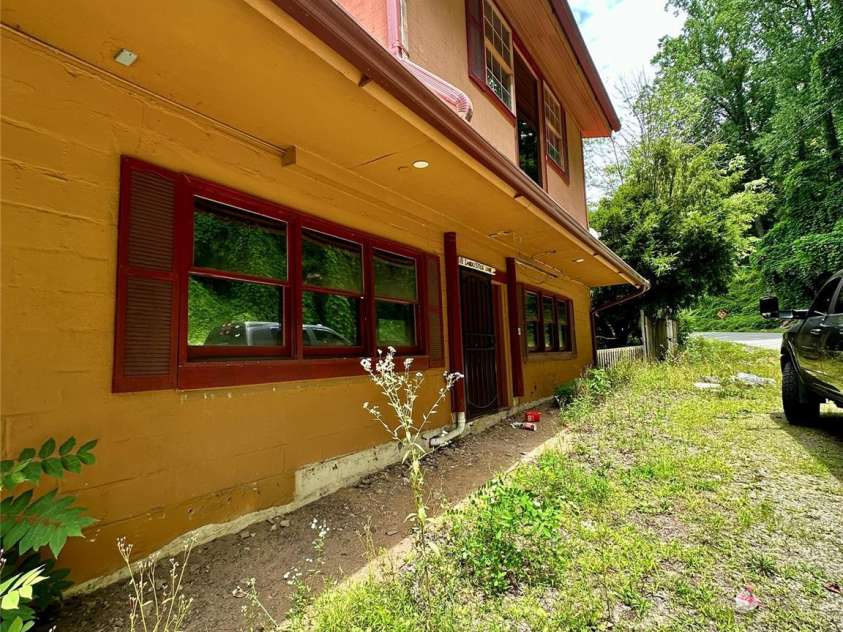 81 Candlestick Lane, Sylva, NC 28779.  MLS# CAR4167817, YatesRealty ID 427. 