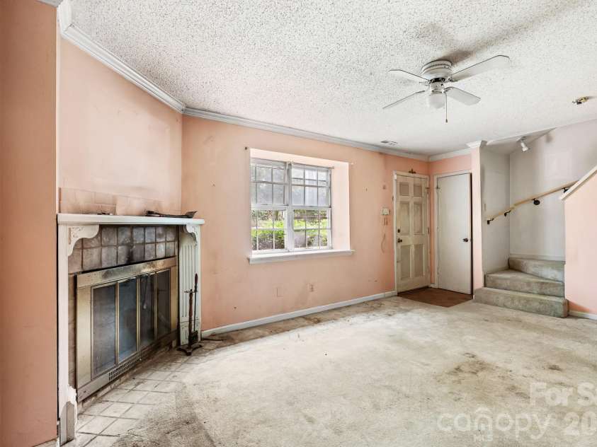 8504 Castle Pine Court, Charlotte, NC 28226.  MLS# CAR4411219, YatesRealty ID 42700. 
