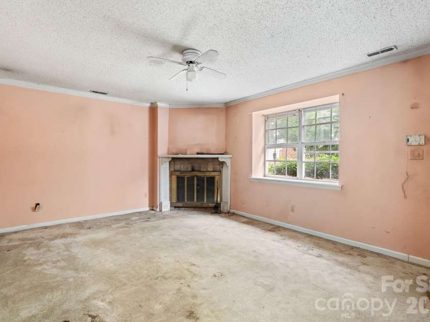 8504 Castle Pine Court, Charlotte, NC 28226.  MLS# CAR4411219, YatesRealty ID 42700. 