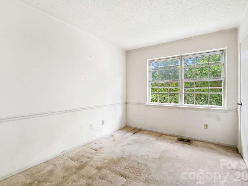 8504 Castle Pine Court, Charlotte, NC 28226.  MLS# CAR4411219, YatesRealty ID 42700. 