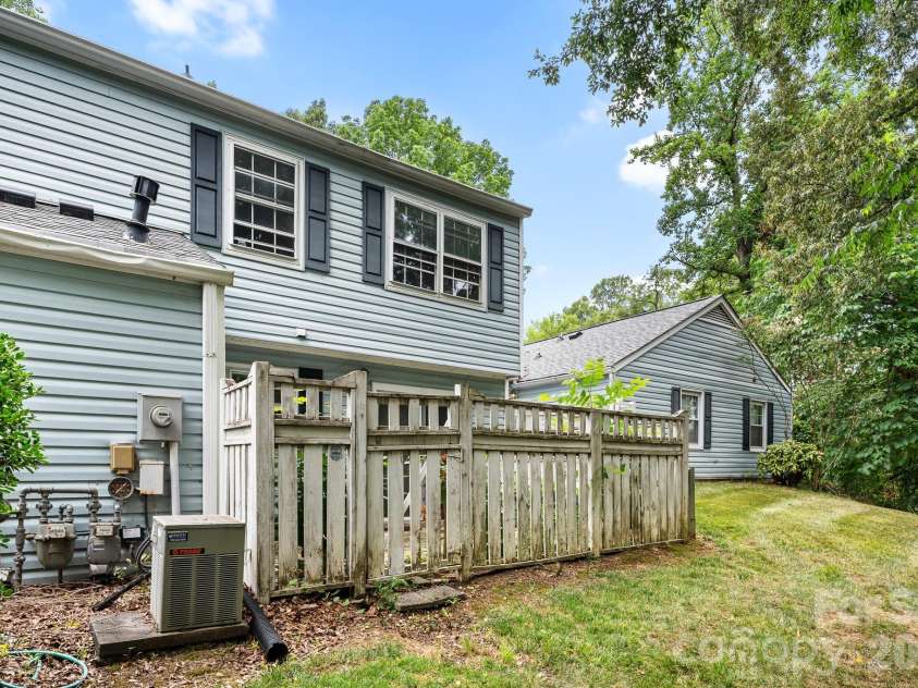 8504 Castle Pine Court, Charlotte, NC 28226.  MLS# CAR4411219, YatesRealty ID 42700. 