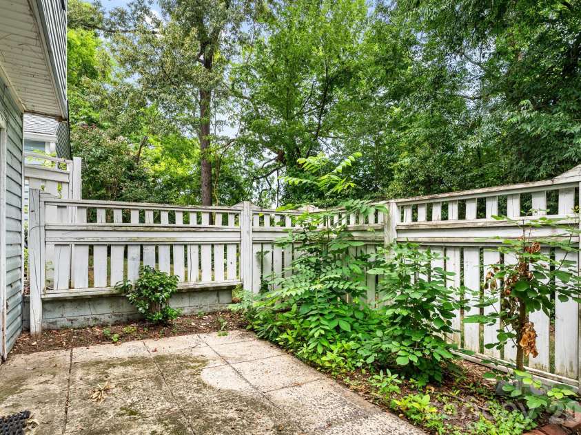8504 Castle Pine Court, Charlotte, NC 28226.  MLS# CAR4411219, YatesRealty ID 42700. 