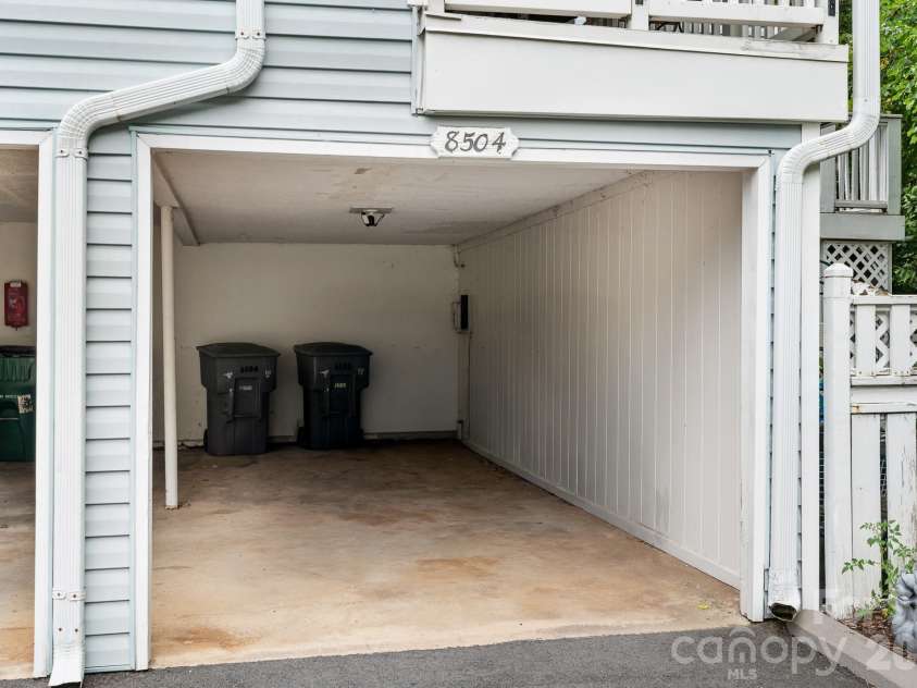 8504 Castle Pine Court, Charlotte, NC 28226.  MLS# CAR4411219, YatesRealty ID 42700. 