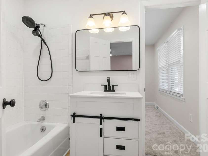7030 Delta Lake Drive, Charlotte, NC 28215.  MLS# CAR4406791, YatesRealty ID 42701. 