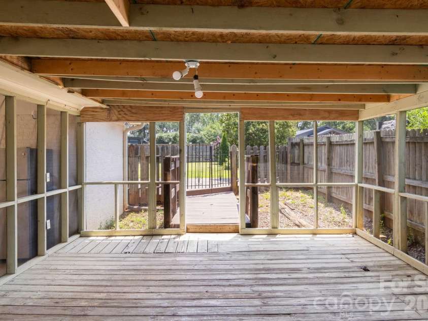 7030 Delta Lake Drive, Charlotte, NC 28215.  MLS# CAR4406791, YatesRealty ID 42701. 