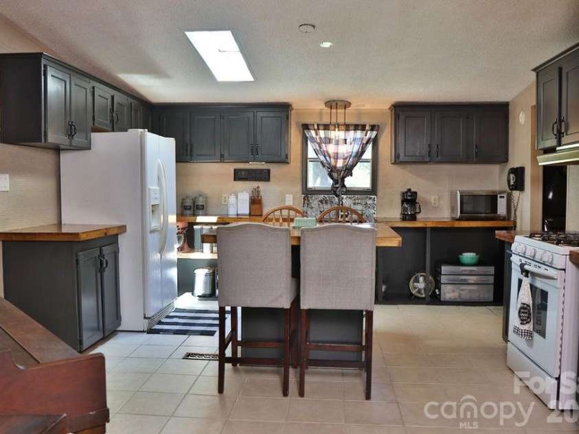 2095 Goodman Lake Road, Morganton, NC 28655.  MLS# CAR4412625, YatesRealty ID 42706. 