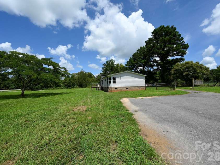 108 Daves Road, York, SC 29745.  MLS# CAR4407173, YatesRealty ID 42707. 