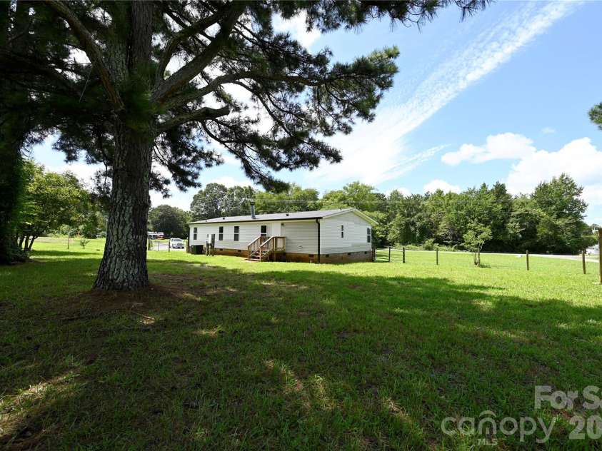 108 Daves Road, York, SC 29745.  MLS# CAR4407173, YatesRealty ID 42707. 