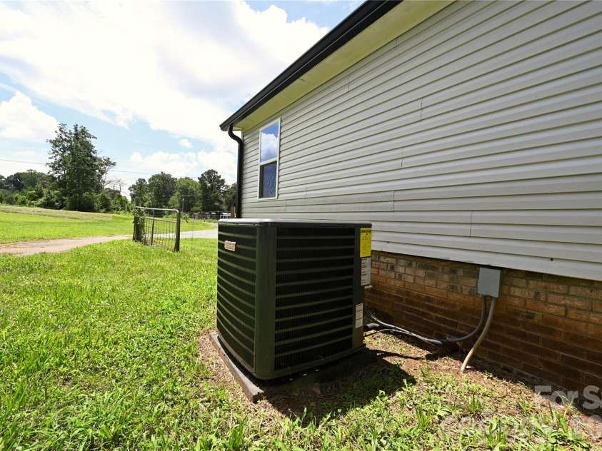 108 Daves Road, York, SC 29745.  MLS# CAR4407173, YatesRealty ID 42707. 