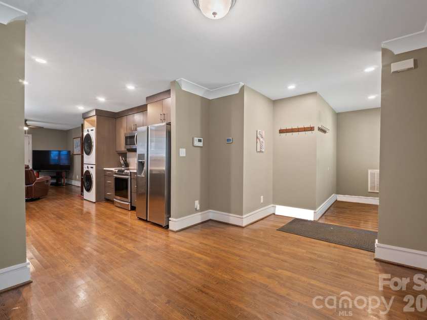 1812 Van Buren Avenue, Charlotte, NC 28216.  MLS# CAR4412103, YatesRealty ID 42708. 