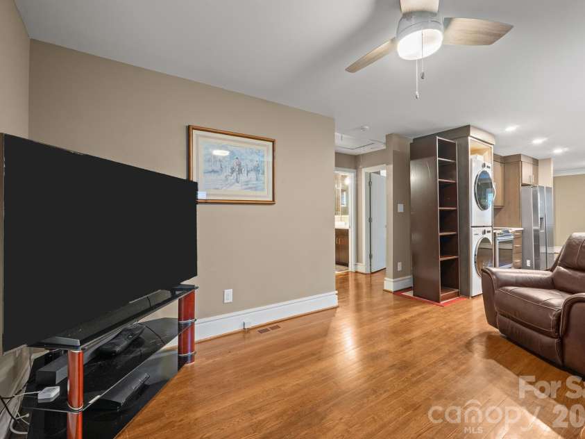 1812 Van Buren Avenue, Charlotte, NC 28216.  MLS# CAR4412103, YatesRealty ID 42708. 