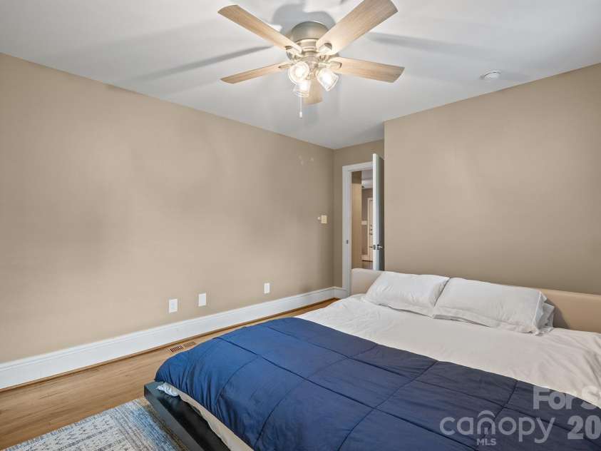 1812 Van Buren Avenue, Charlotte, NC 28216.  MLS# CAR4412103, YatesRealty ID 42708. 