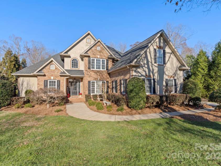 5752 Natoma Road, Lake Wylie, SC 29710.  MLS# CAR4200891, YatesRealty ID 4271. Custom Home