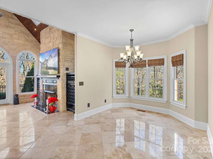 5752 Natoma Road, Lake Wylie, SC 29710.  MLS# CAR4200891, YatesRealty ID 4271. Dining Room