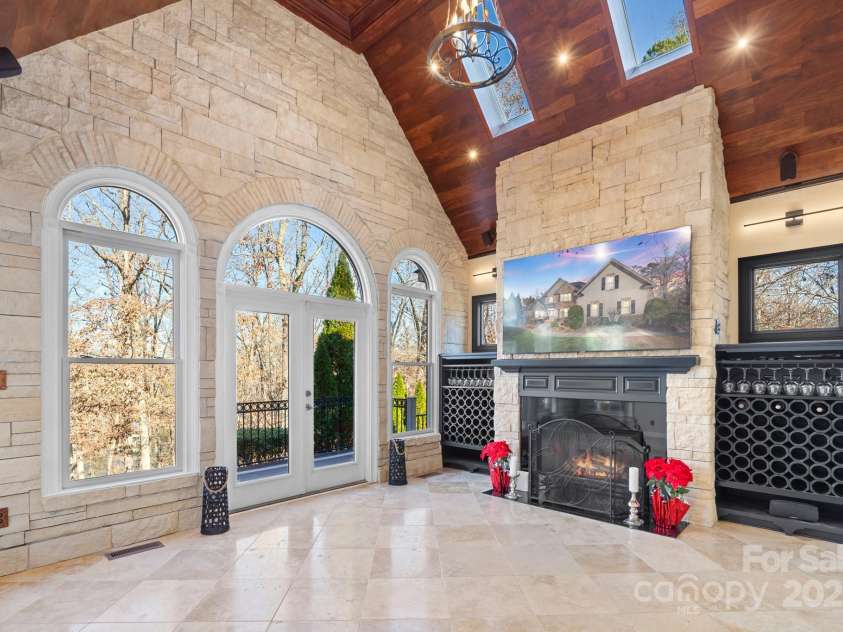 5752 Natoma Road, Lake Wylie, SC 29710.  MLS# CAR4200891, YatesRealty ID 4271. Keeping Room