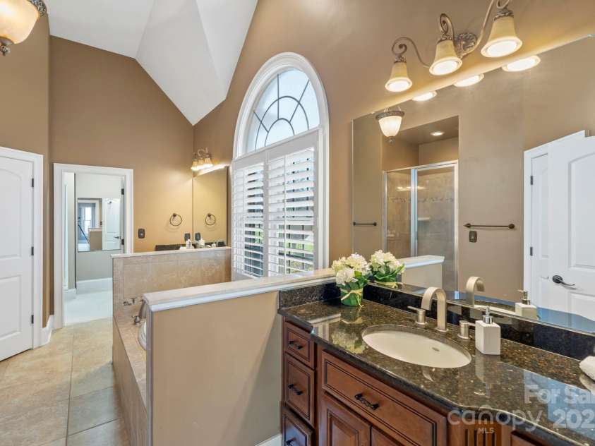 5752 Natoma Road, Lake Wylie, SC 29710.  MLS# CAR4200891, YatesRealty ID 4271. Primary Bathroom