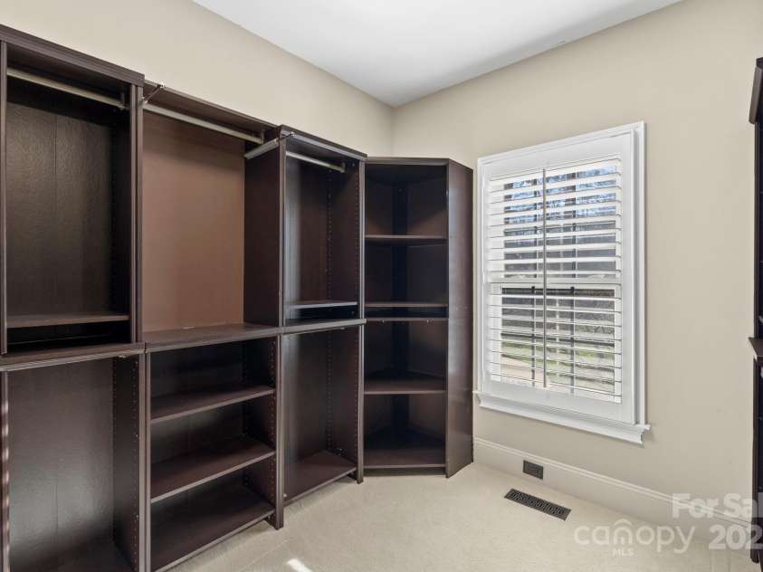 5752 Natoma Road, Lake Wylie, SC 29710.  MLS# CAR4200891, YatesRealty ID 4271. Primary Closet