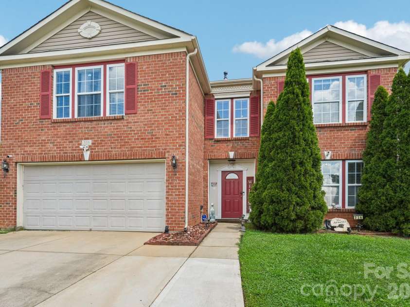 336 Farm Springs Drive, Mount Holly, NC 28120.  MLS# CAR4398014, YatesRealty ID 42711. 