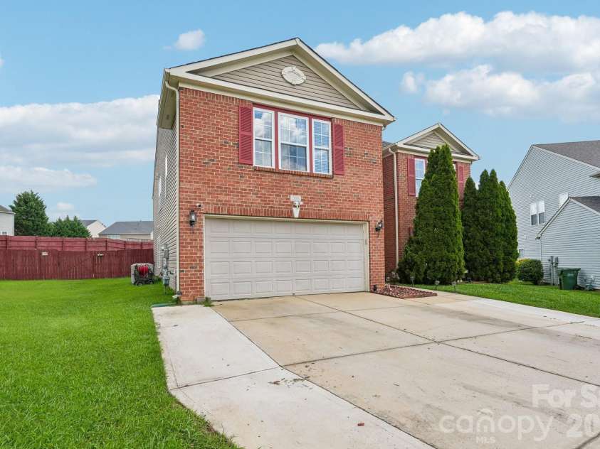 336 Farm Springs Drive, Mount Holly, NC 28120.  MLS# CAR4398014, YatesRealty ID 42711. 