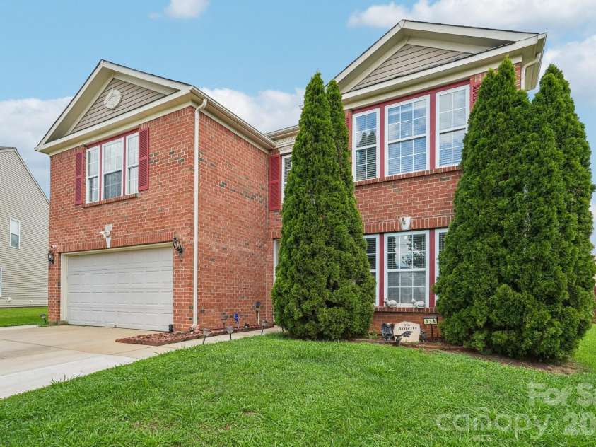 336 Farm Springs Drive, Mount Holly, NC 28120.  MLS# CAR4398014, YatesRealty ID 42711. 