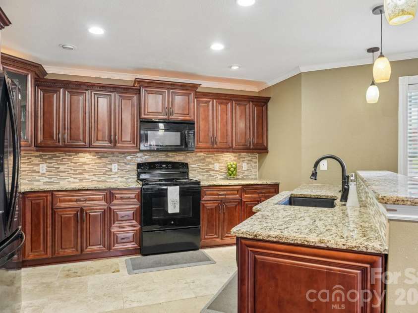 336 Farm Springs Drive, Mount Holly, NC 28120.  MLS# CAR4398014, YatesRealty ID 42711. 