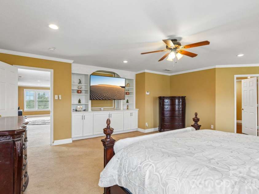 336 Farm Springs Drive, Mount Holly, NC 28120.  MLS# CAR4398014, YatesRealty ID 42711. 