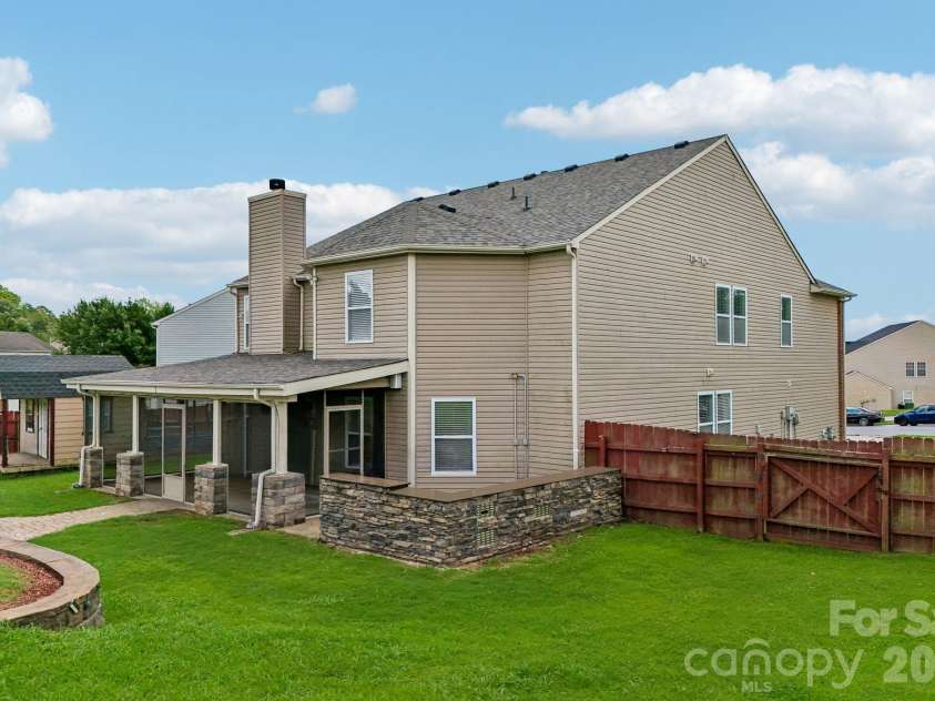 336 Farm Springs Drive, Mount Holly, NC 28120.  MLS# CAR4398014, YatesRealty ID 42711. 