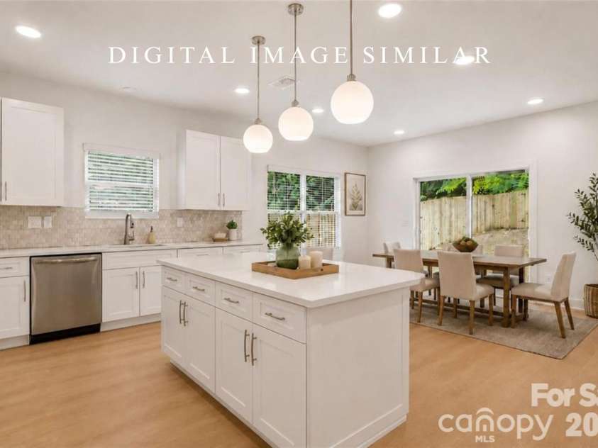 9326 Horseshoe Bend Drive, Charlotte, NC 28215.  MLS# CAR4399590, YatesRealty ID 42712. 
