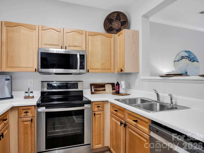 12246 Savannah Garden Drive, Charlotte, NC 28273.  MLS# CAR4411672, YatesRealty ID 42713. 