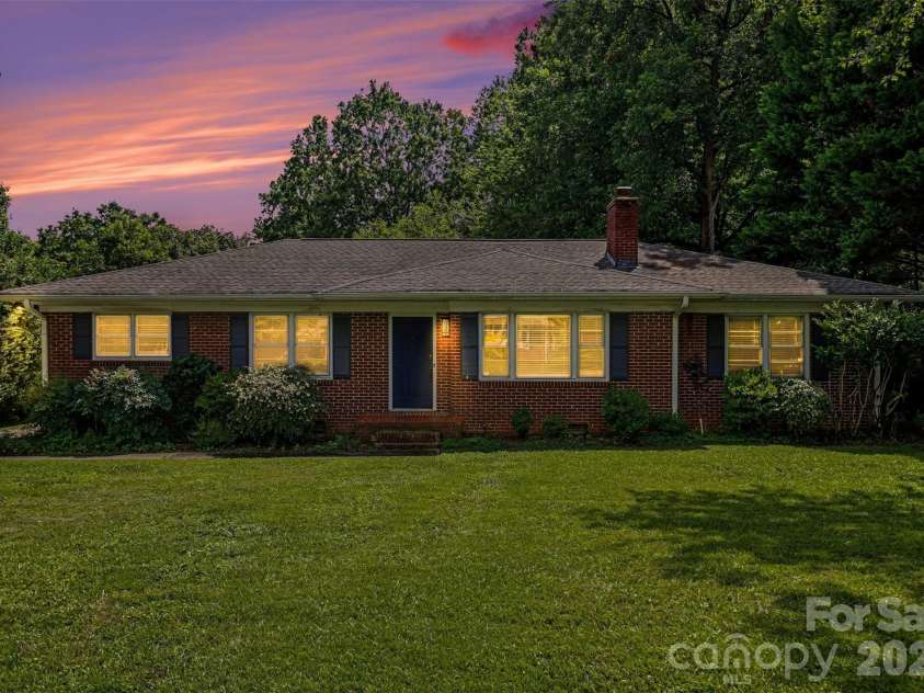 1819 Lumpkin Circle, Rock Hill, SC 29732.  MLS# CAR4411491, YatesRealty ID 42714. 