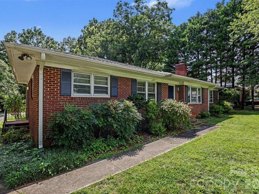 1819 Lumpkin Circle, Rock Hill, SC 29732.  MLS# CAR4411491, YatesRealty ID 42714. 