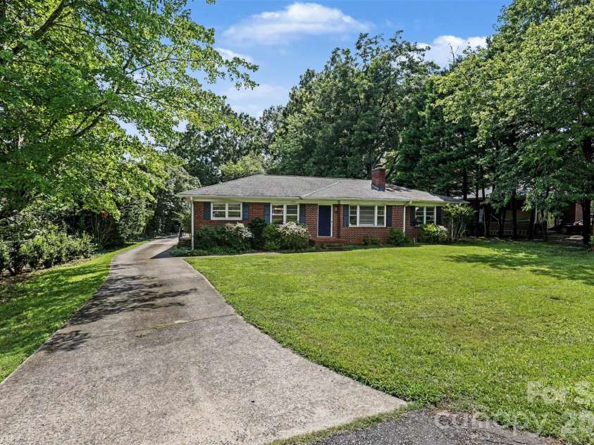 1819 Lumpkin Circle, Rock Hill, SC 29732.  MLS# CAR4411491, YatesRealty ID 42714. 