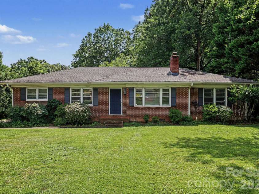 1819 Lumpkin Circle, Rock Hill, SC 29732.  MLS# CAR4411491, YatesRealty ID 42714. 