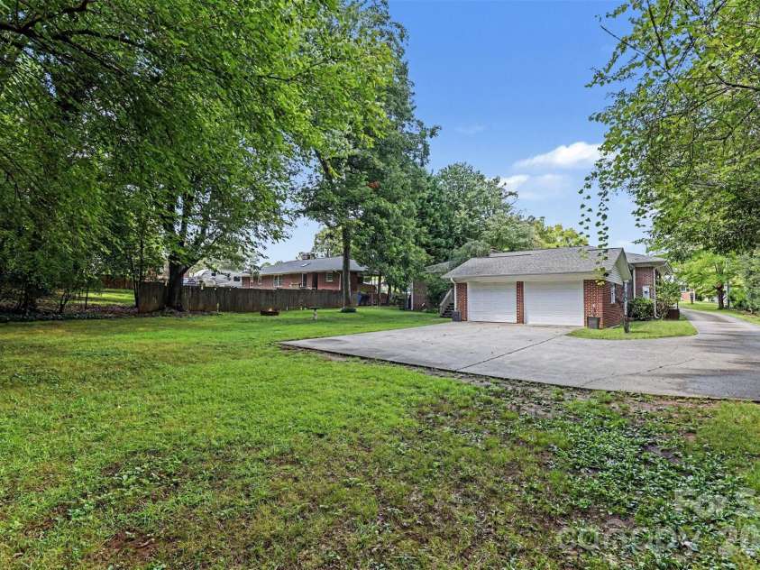 1819 Lumpkin Circle, Rock Hill, SC 29732.  MLS# CAR4411491, YatesRealty ID 42714. 