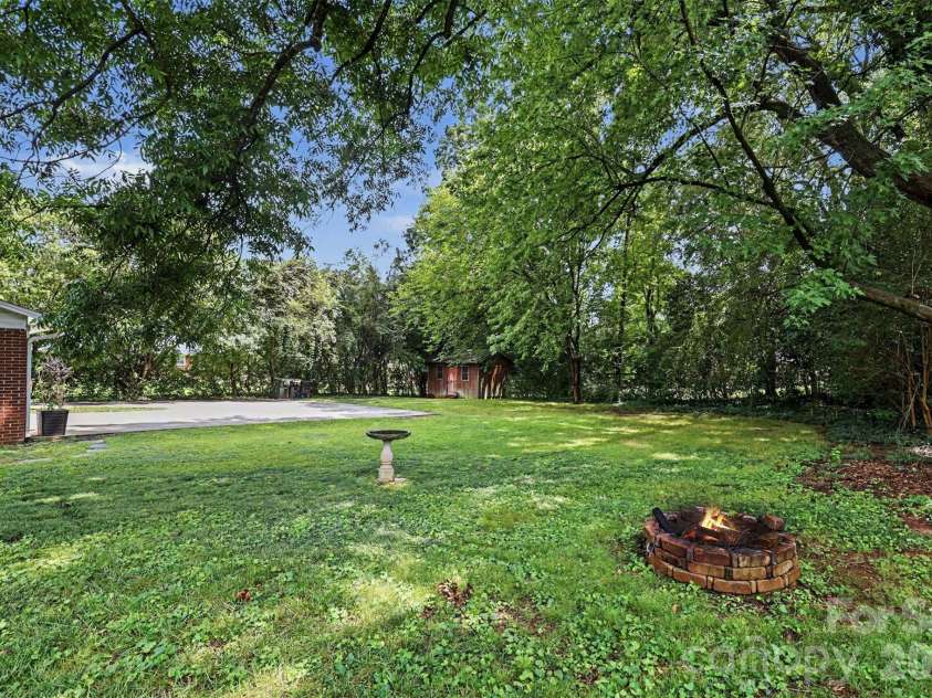 1819 Lumpkin Circle, Rock Hill, SC 29732.  MLS# CAR4411491, YatesRealty ID 42714. 