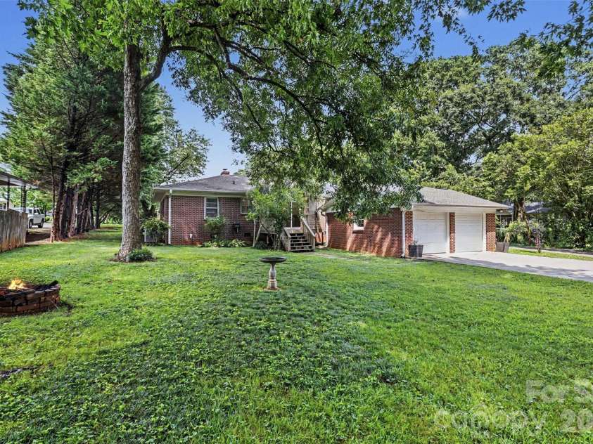 1819 Lumpkin Circle, Rock Hill, SC 29732.  MLS# CAR4411491, YatesRealty ID 42714. 