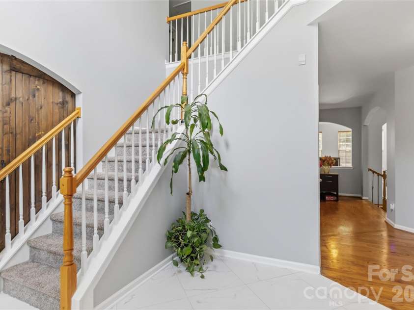 8522 Delamere Lane, Charlotte, NC 28269.  MLS# CAR4402618, YatesRealty ID 42715. 