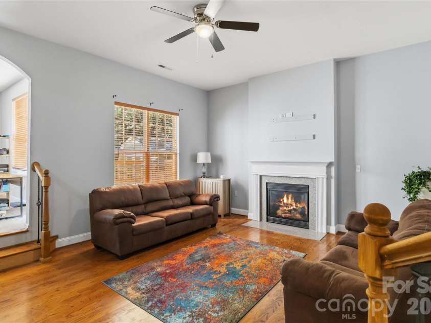 8522 Delamere Lane, Charlotte, NC 28269.  MLS# CAR4402618, YatesRealty ID 42715. 
