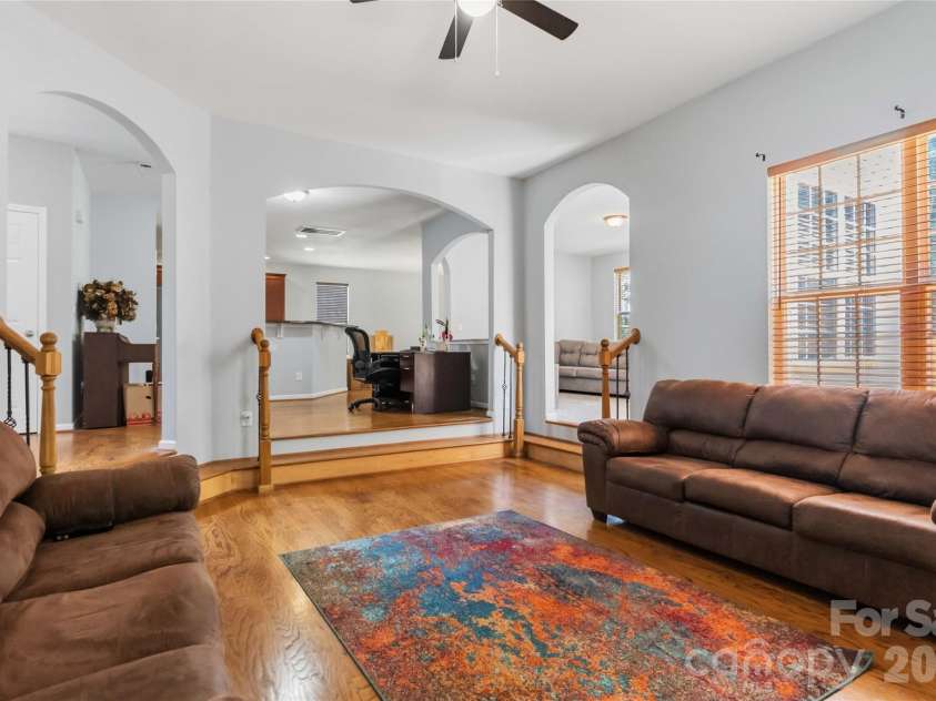 8522 Delamere Lane, Charlotte, NC 28269.  MLS# CAR4402618, YatesRealty ID 42715. 