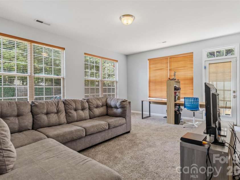 8522 Delamere Lane, Charlotte, NC 28269.  MLS# CAR4402618, YatesRealty ID 42715. 