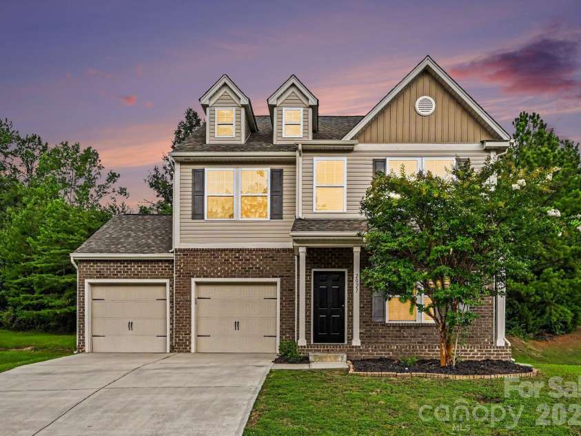 2027 Eddie Massey Lane, Rock Hill, SC 29730.  MLS# CAR4410604, YatesRealty ID 42716. 