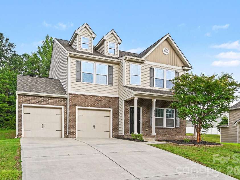 2027 Eddie Massey Lane, Rock Hill, SC 29730.  MLS# CAR4410604, YatesRealty ID 42716. 