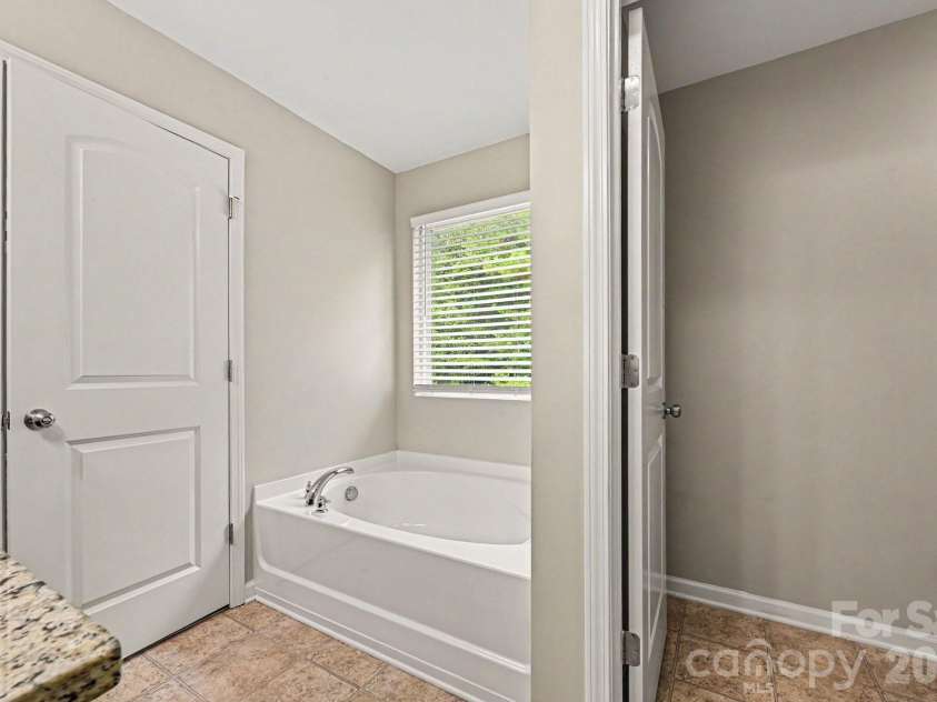 2027 Eddie Massey Lane, Rock Hill, SC 29730.  MLS# CAR4410604, YatesRealty ID 42716. 
