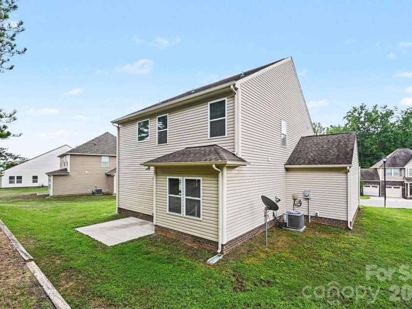 2027 Eddie Massey Lane, Rock Hill, SC 29730.  MLS# CAR4410604, YatesRealty ID 42716. 