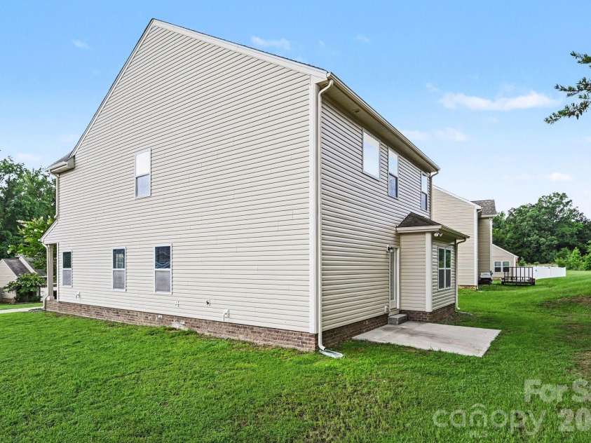 2027 Eddie Massey Lane, Rock Hill, SC 29730.  MLS# CAR4410604, YatesRealty ID 42716. 