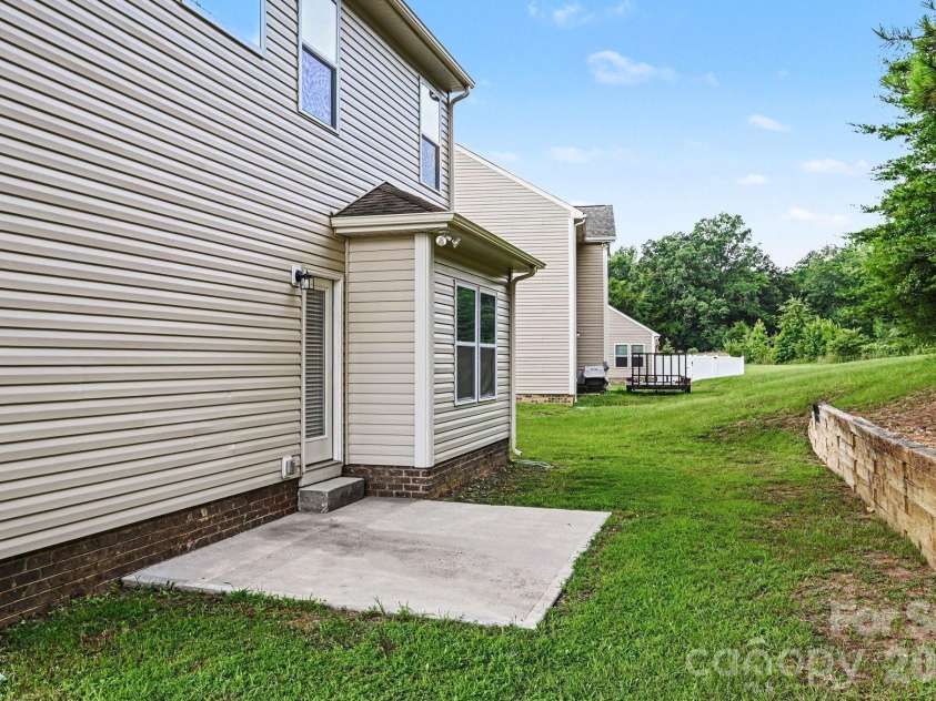 2027 Eddie Massey Lane, Rock Hill, SC 29730.  MLS# CAR4410604, YatesRealty ID 42716. 
