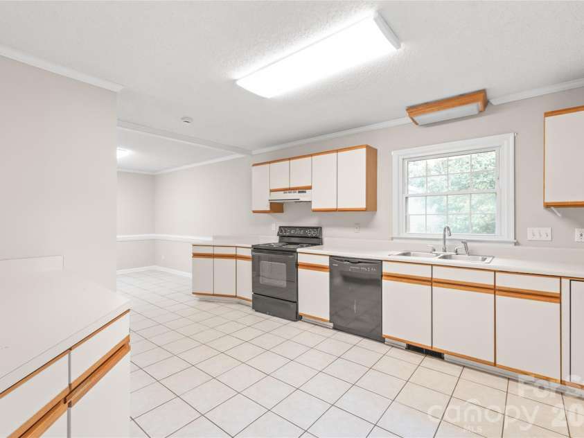 7308 Quail Ridge Drive, Charlotte, NC 28226.  MLS# CAR4405785, YatesRealty ID 42718. 