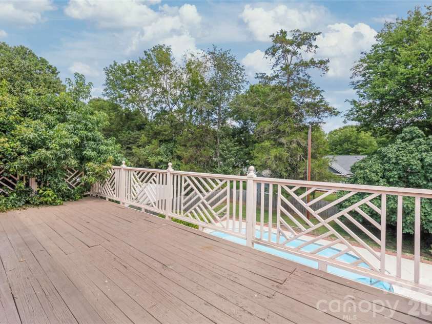 7308 Quail Ridge Drive, Charlotte, NC 28226.  MLS# CAR4405785, YatesRealty ID 42718. 
