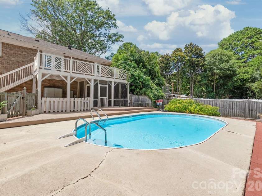 7308 Quail Ridge Drive, Charlotte, NC 28226.  MLS# CAR4405785, YatesRealty ID 42718. 